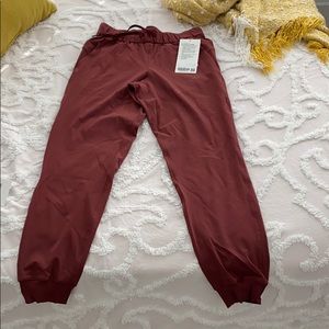 On the fly lululemon jogger size 4